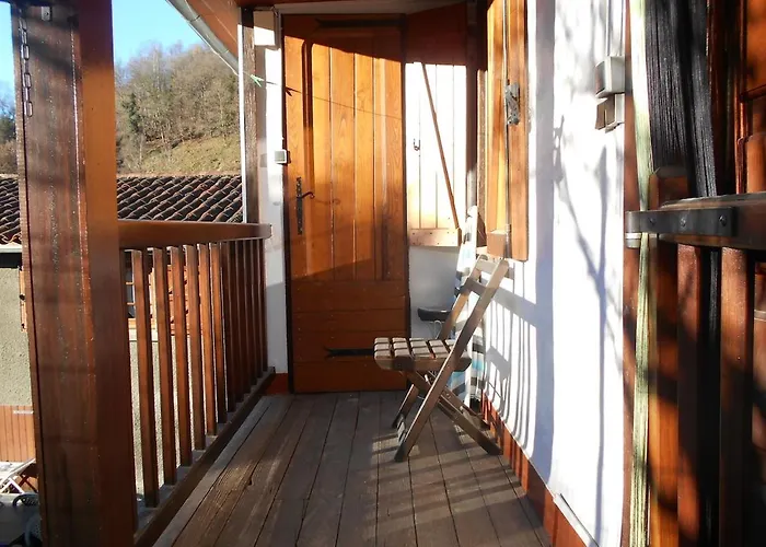 Confortable Avec Grande Cheminee Et Vues Sur Les Montagnes *