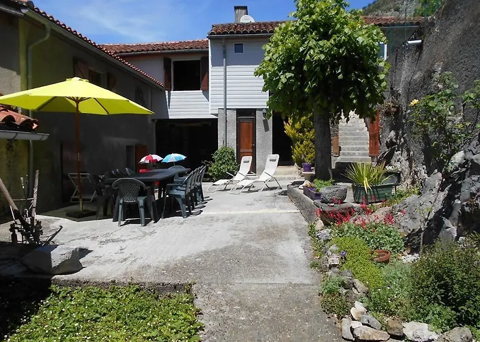 Confortable Avec Grande Cheminee Et Vues Sur Les Montagnes Prázdninový dům Thebe