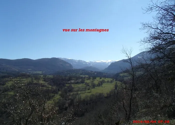 Prázdninový dům Confortable Avec Grande Cheminee Et Vues Sur Les Montagnes