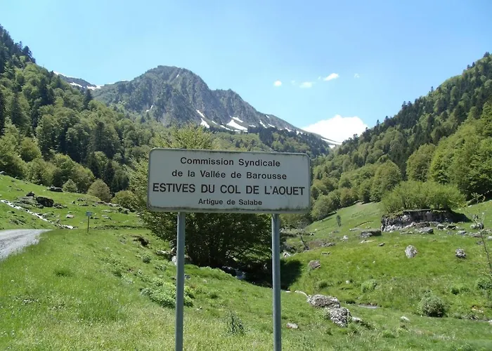 Confortable Avec Grande Cheminee Et Vues Sur Les Montagnes Prázdninový dům Thebe