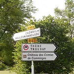 Confortable Avec Grande Cheminee Et Vues Sur Les Montagnes Nyaraló Thèbe