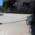 Confortable Avec Grande Cheminee Et Vues Sur Les Montagnes Thèbe