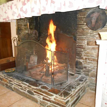 Confortable Avec Grande Cheminee Et Vues Sur Les Montagnes * Thèbe