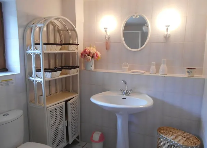 Confortable Avec Grande Cheminee Et Vues Sur Les Montagnes *