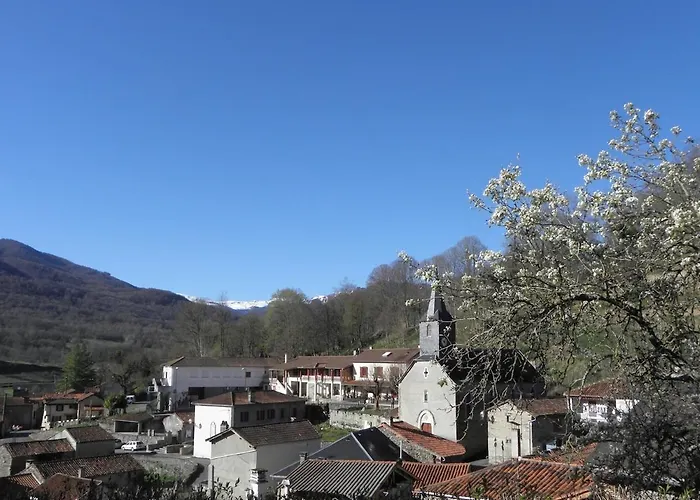 Confortable Avec Grande Cheminee Et Vues Sur Les Montagnes 別荘