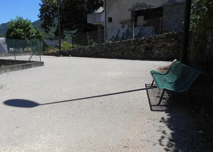 Confortable Avec Grande Cheminee Et Vues Sur Les Montagnes Thèbe